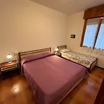 Azzurro Via Livenza 1 Apartament *