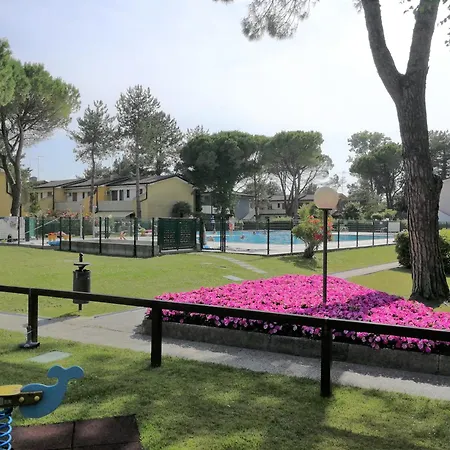 Azzurro Via Livenza 1 * Bibione