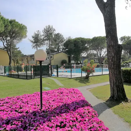 Azzurro Via Livenza 1