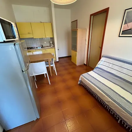 Apartment Azzurro Via Livenza 1 *